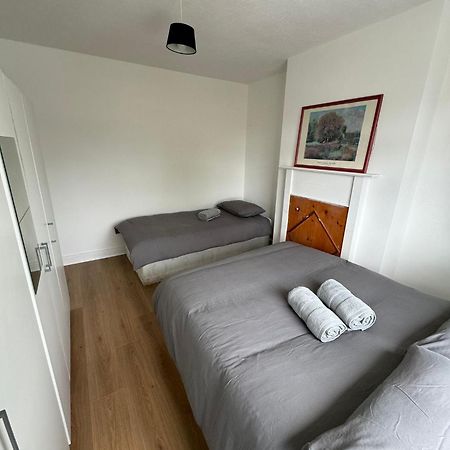 Nice Triple Room At 2 Iveragh Rd-7 Dublín Exterior foto